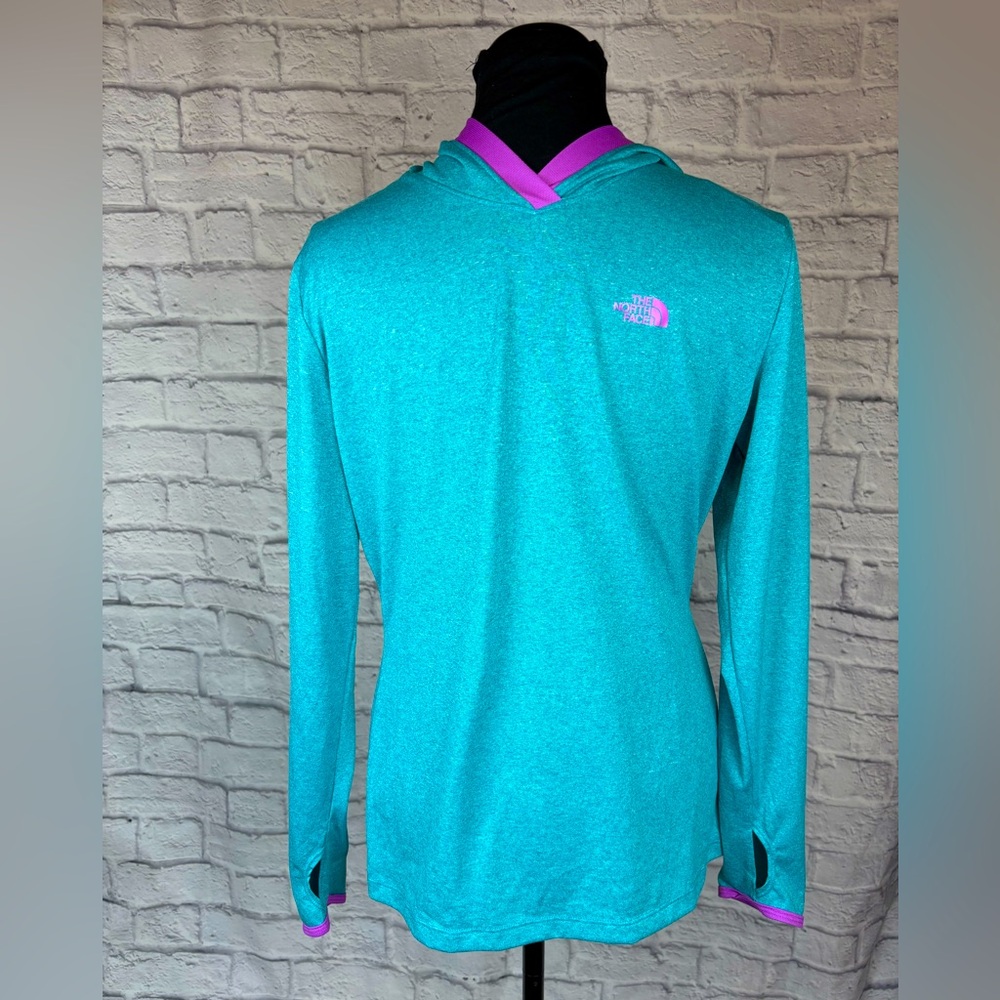 New Turquoise & Violet North Face Workout Shirt - Women’s Activewear Size M